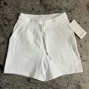 Lululemon Women’s Scuba High-Rise Short 5”